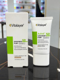 فلوئید ضد آفتاب رنگی بژ طبیعی ویتالیر مدل SPF 50