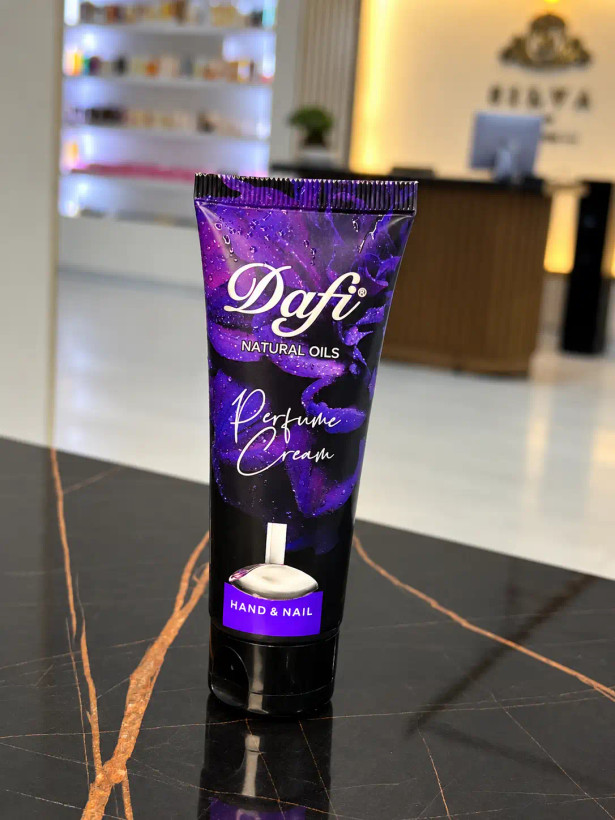 کرم عطری دست و ناخن دافی مدل Perfume Cream
